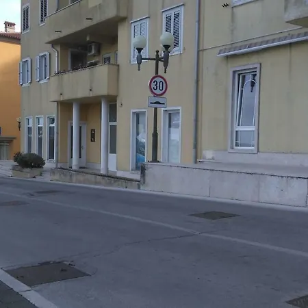 Leana Appartement *